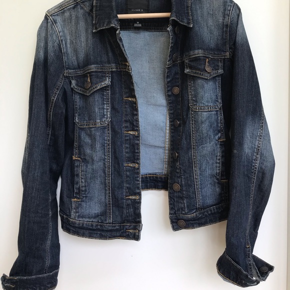 Cropped denim jacket. - Picture 2 of 3